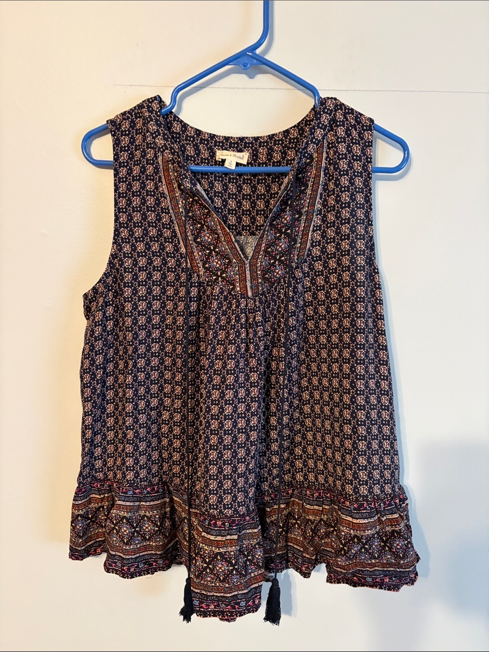 Hem & Thread black,cream& Pink Boho Printed Sleeveless Top. Small. Rayon